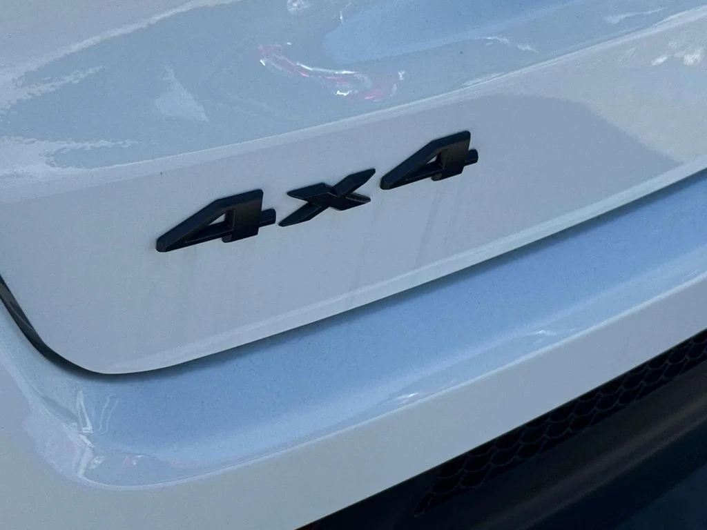 New 2026 White Jeep Latitude image 6