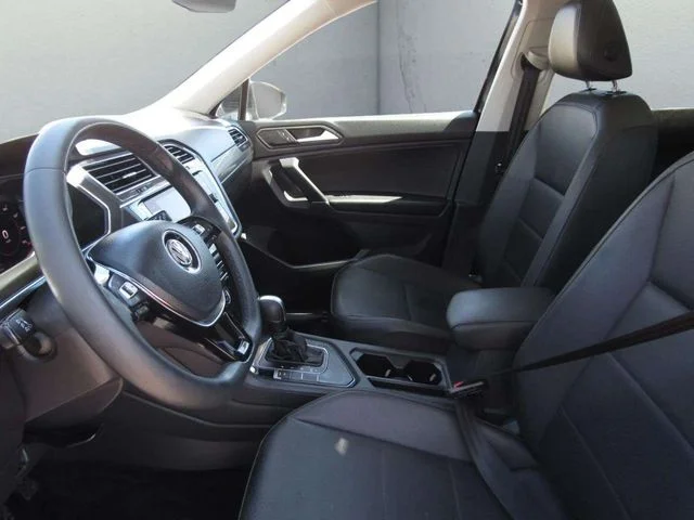 Used 2020 Deep Black Pearl Volkswagen  image 15