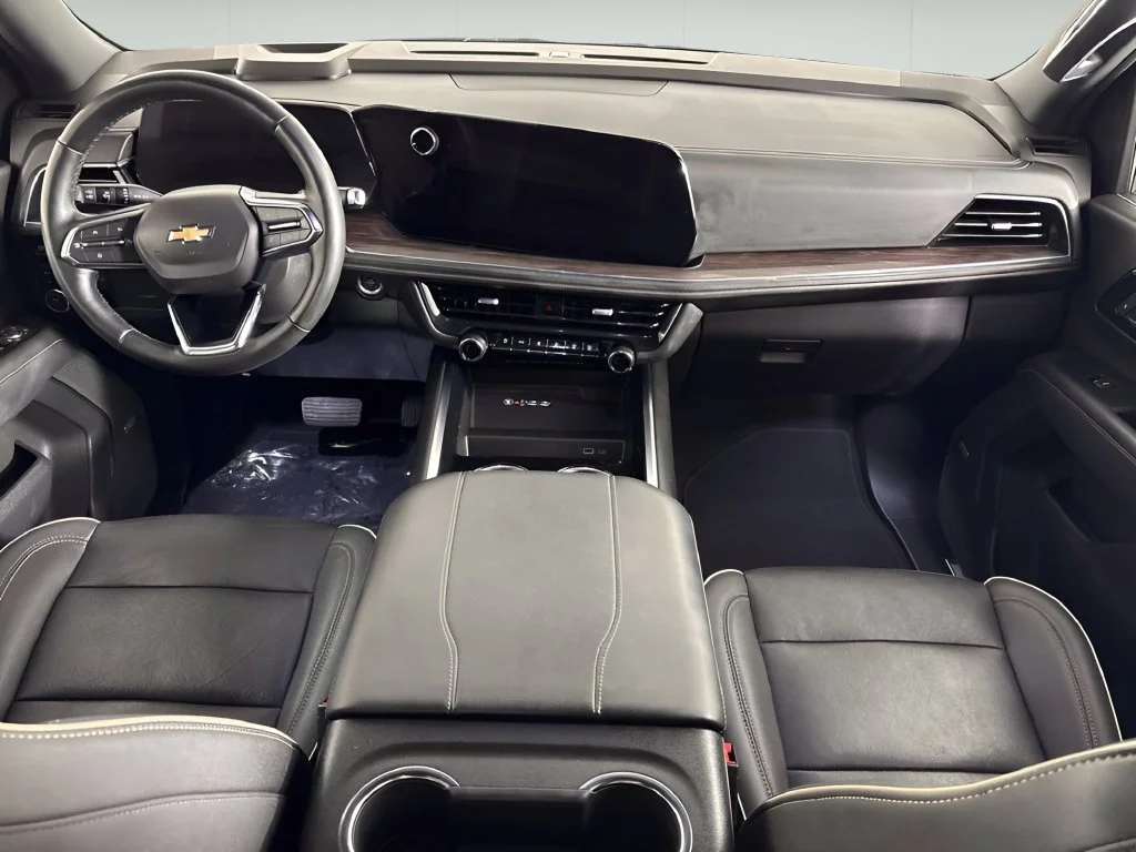 Used 2025 Dark Ash Metallic Chevrolet Premier image 16