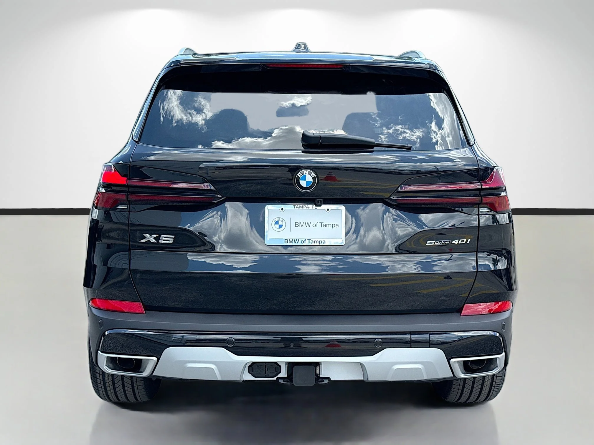 New 2026 Black Sapphire Metallic BMW sDrive40i image 4