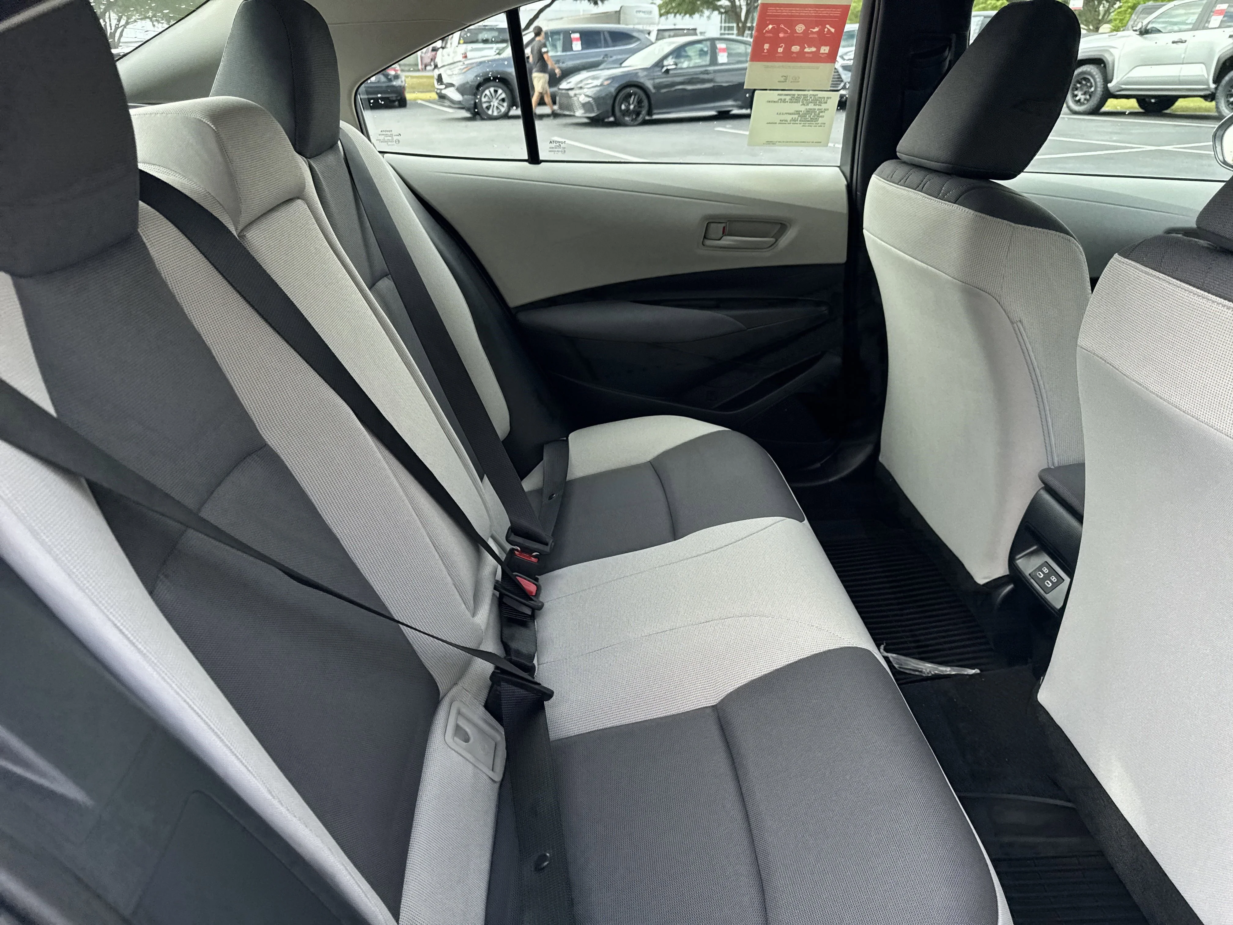 Used 2025  Toyota  image 27