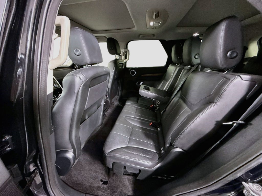 Used 2018 Narvik Black Land Rover HSE image 21