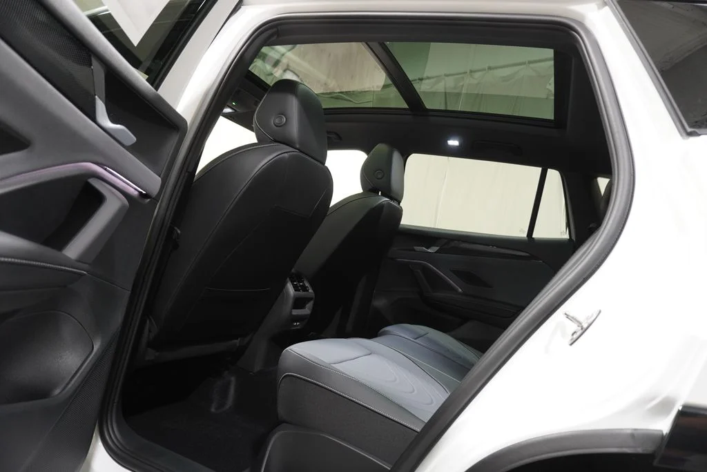 New 2026  Volkswagen 2.0T SE R-Line Black image 26