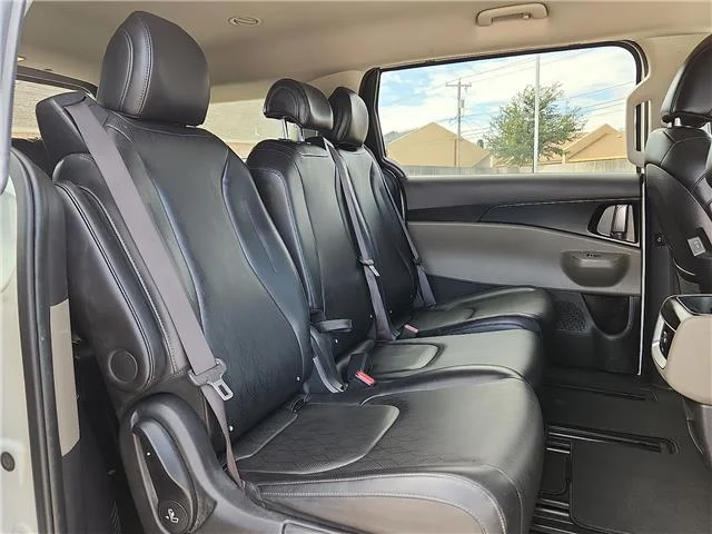 Used 2025 Snow White Pearl - SWP KIA LXS Passenger image 12