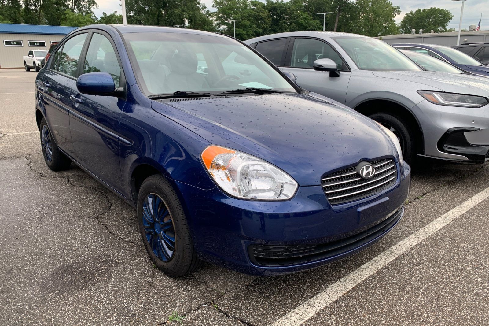 Used 2010 Blue Hyundai GLS image 6