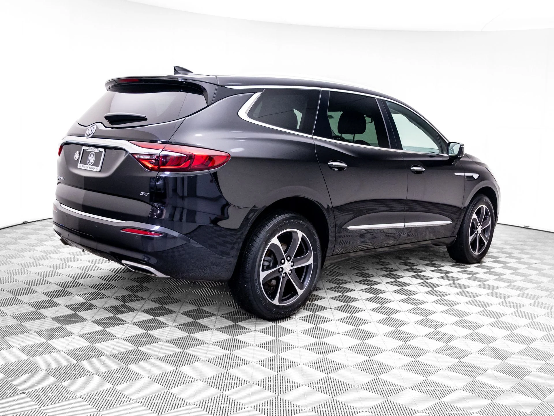 Used 2021 Black Buick Essence image 5