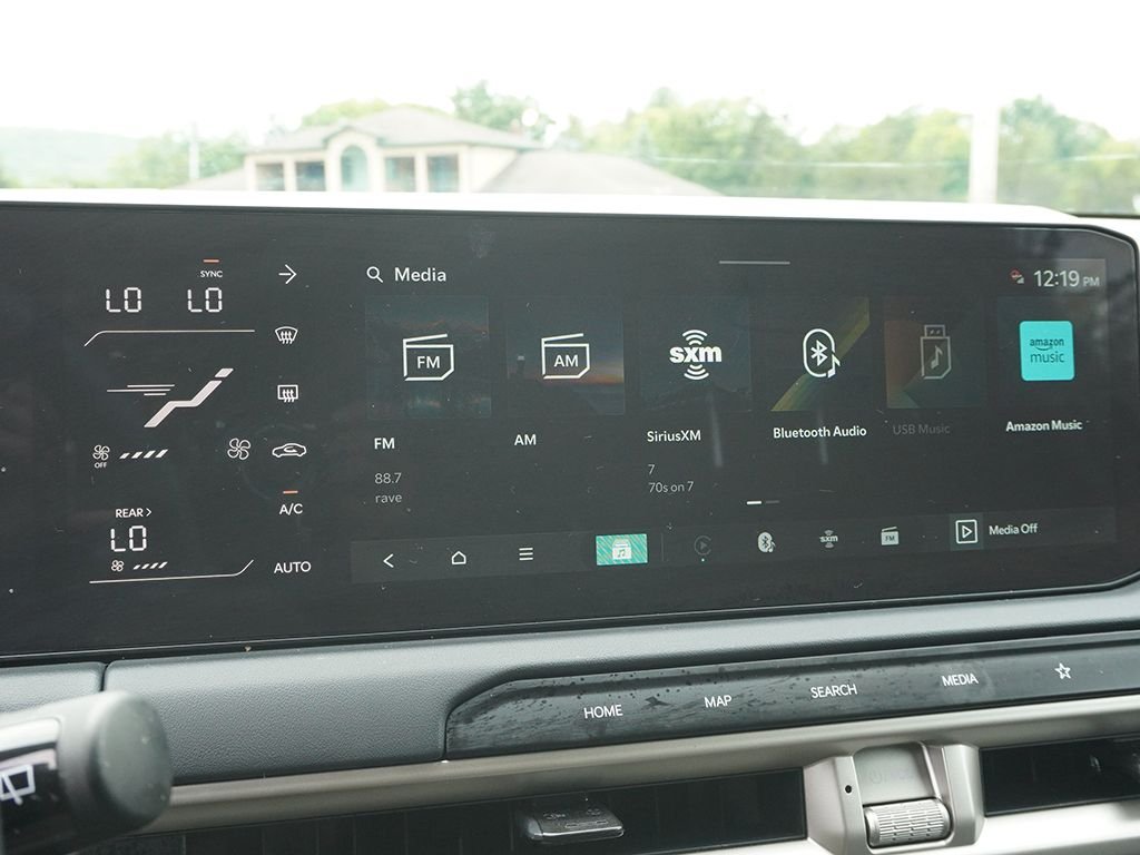 Used 2027 Black Kia S image 60