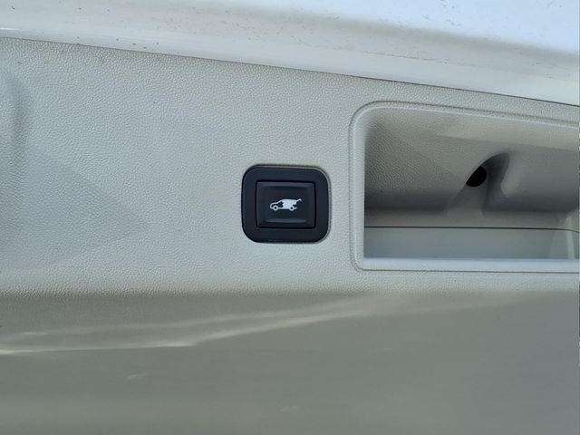 Used 2019 White GMC Denali image 13