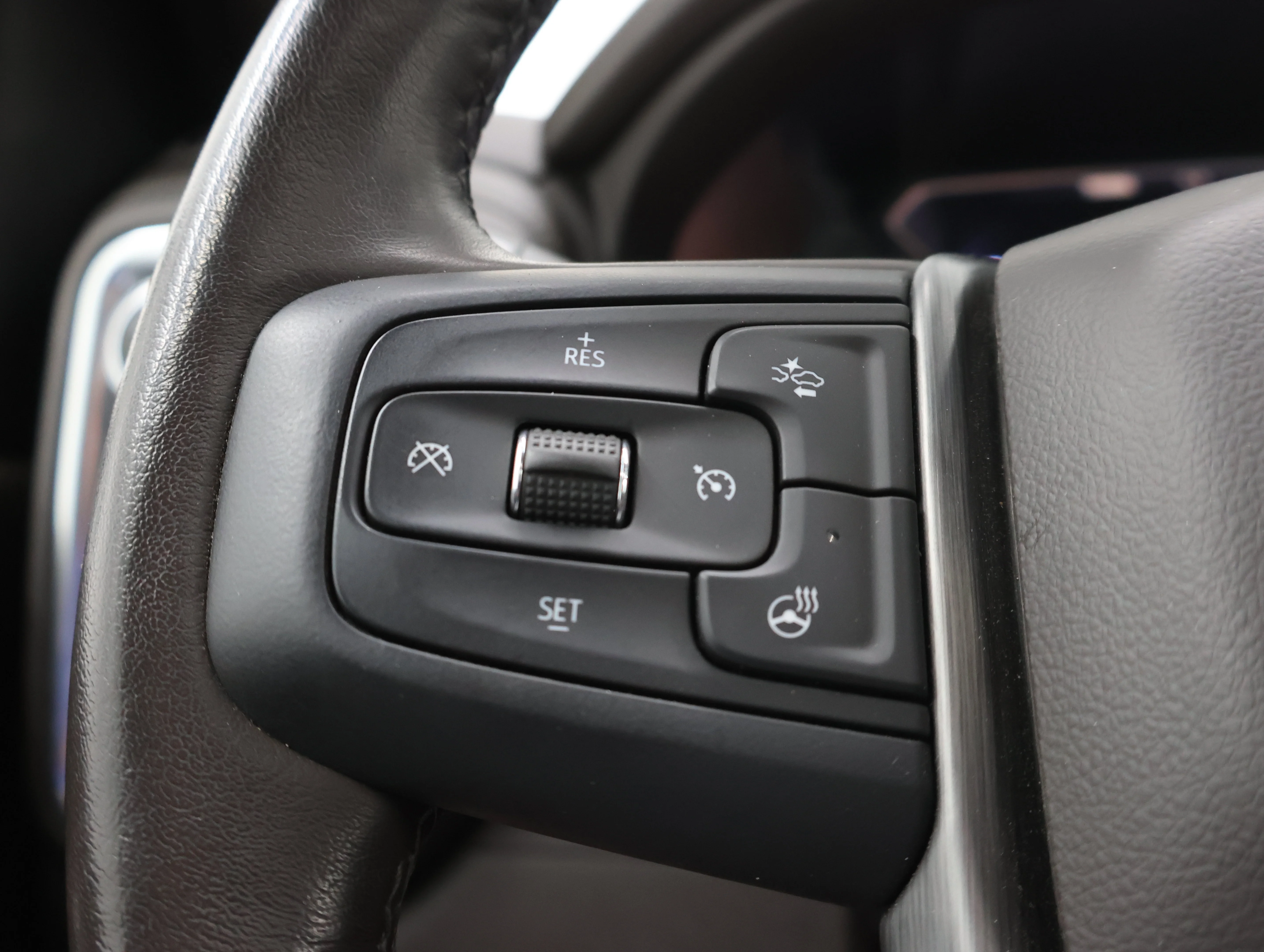 Used 2022 White Frost Tricoat GMC Denali image 16