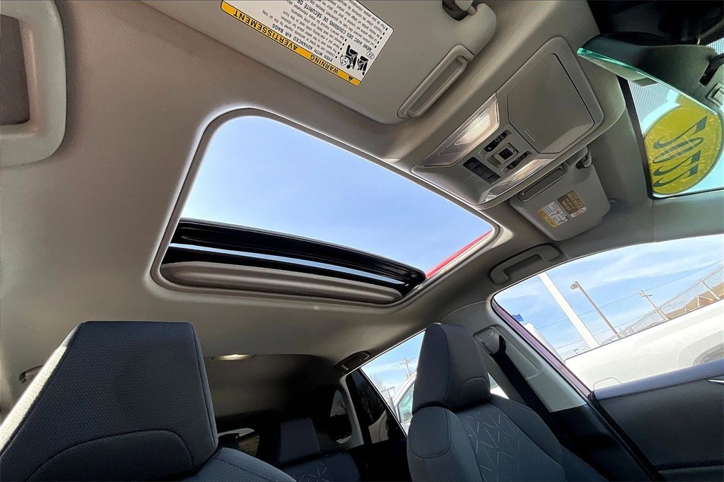 2022 TOYOTA RAV4 - Image 19