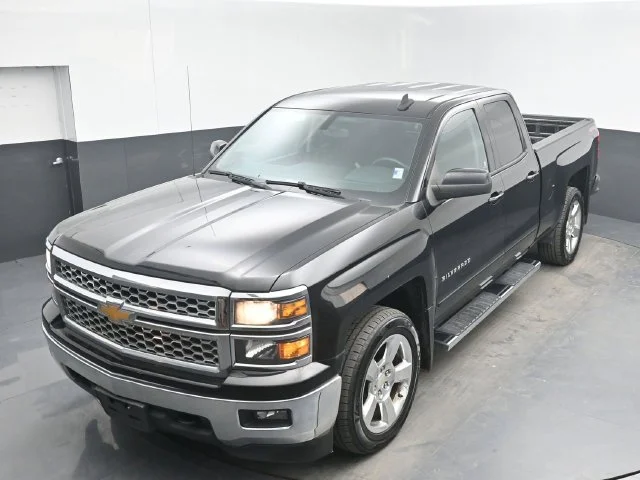 Used 2015 Black Chevrolet LT image 32