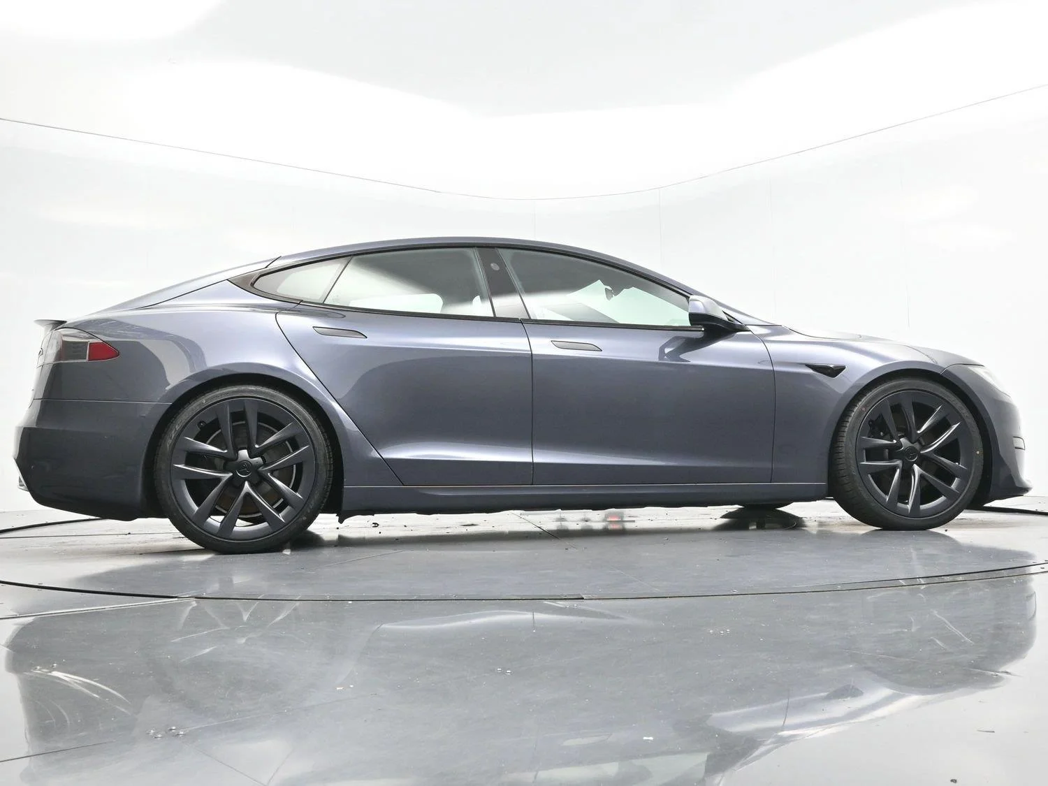 Used 2021 Midnight Silver Metallic Tesla Plaid image 47