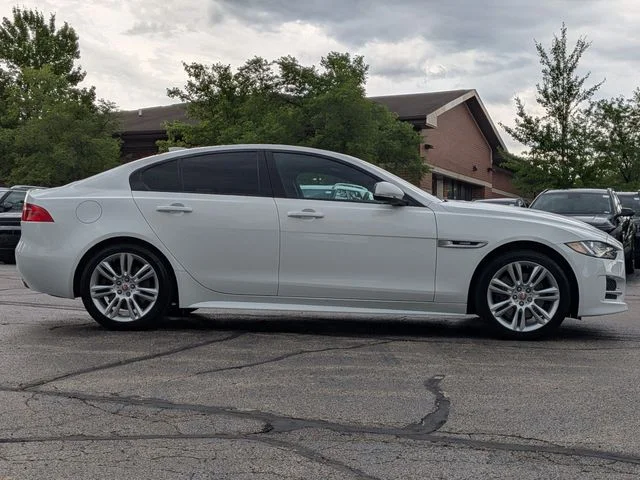 Used 2018 White Jaguar 25t R-Sport image 8