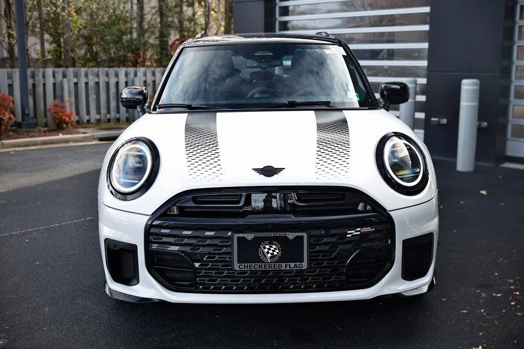 New 2026 White Metallic MINI Iconic image 14