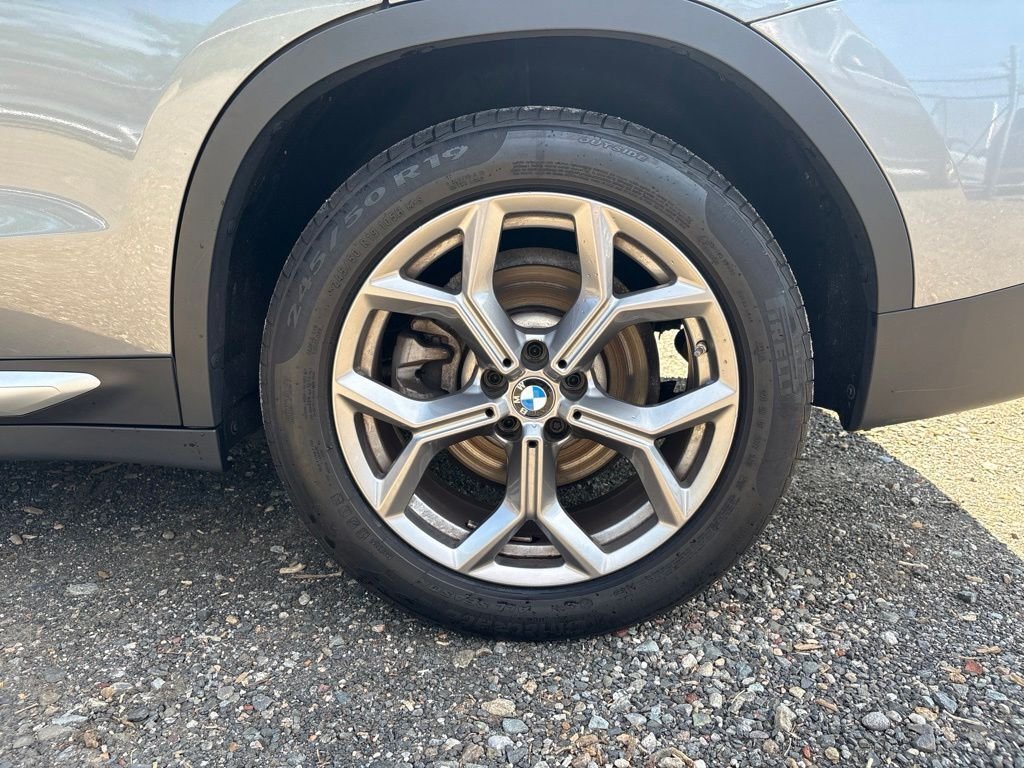 Used 2024 Gray BMW xDrive30i image 20