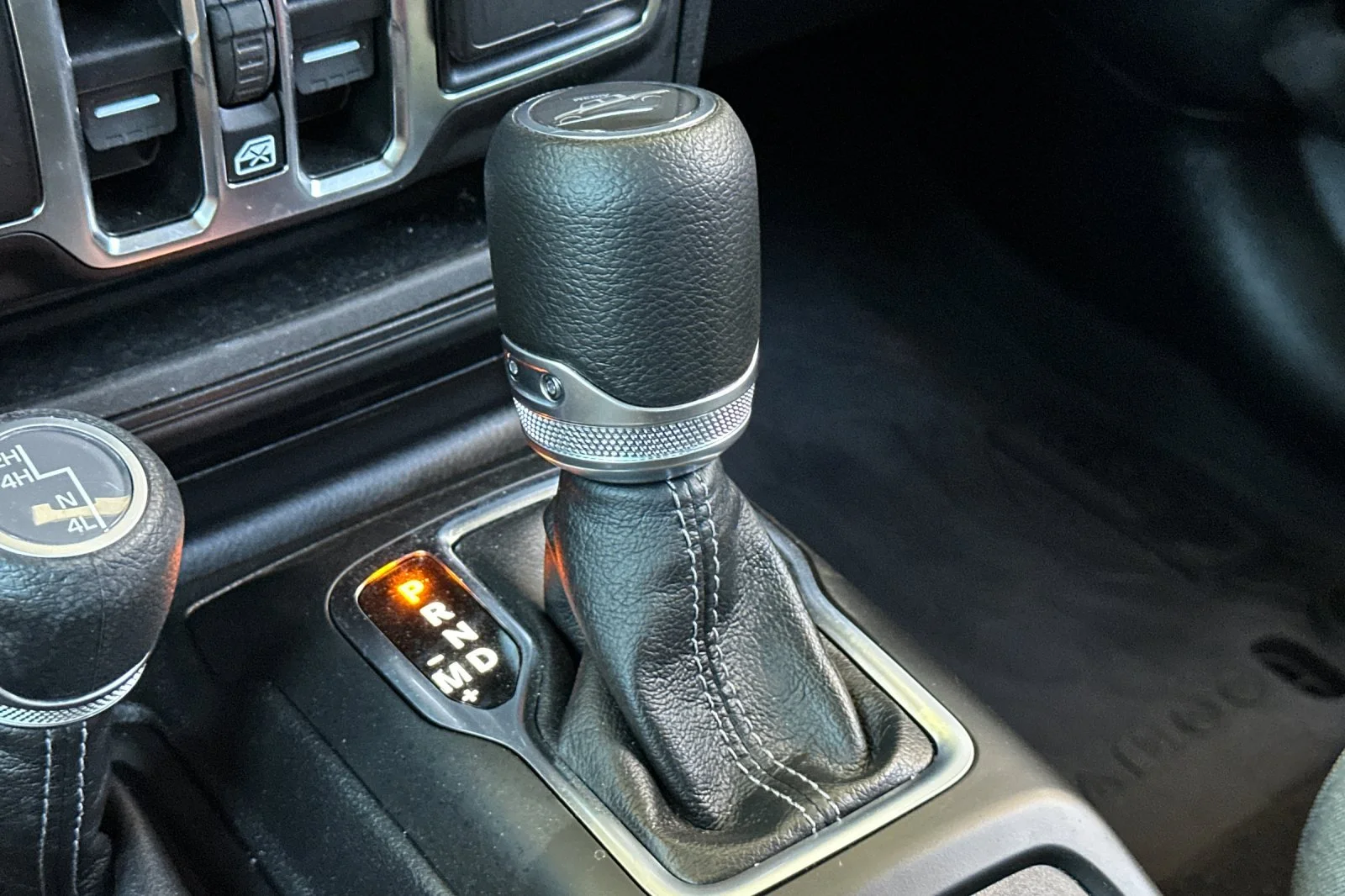 Used 2025 Black Clearcoat Jeep Sport S image 20