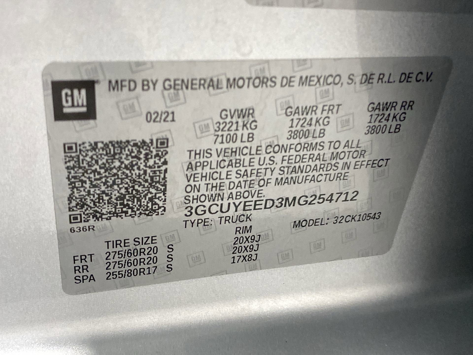 Used 2021 Silver Ice Metallic Chevrolet RST image 33