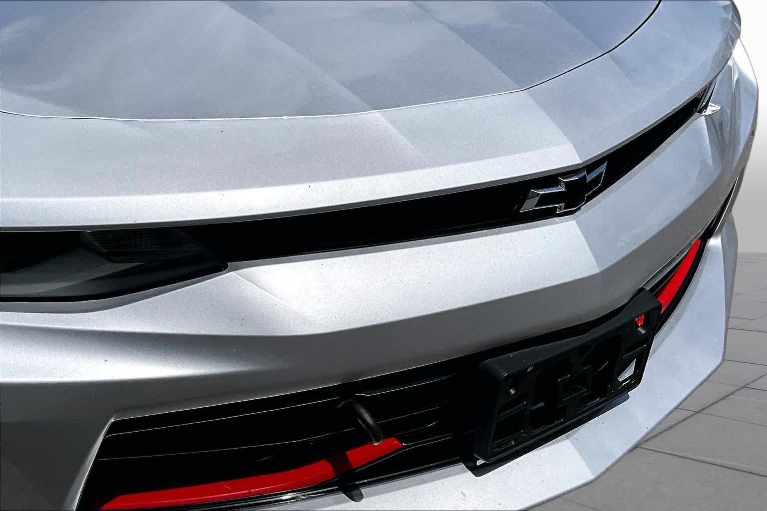Used 2018 Silver Ice Metallic Chevrolet 1LT image 33