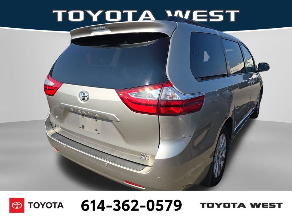 Used 2017  Toyota XLE image 8