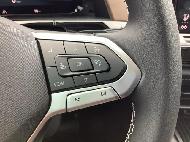 2025 Volkswagen Atlas SE w/Tech - Photo 24