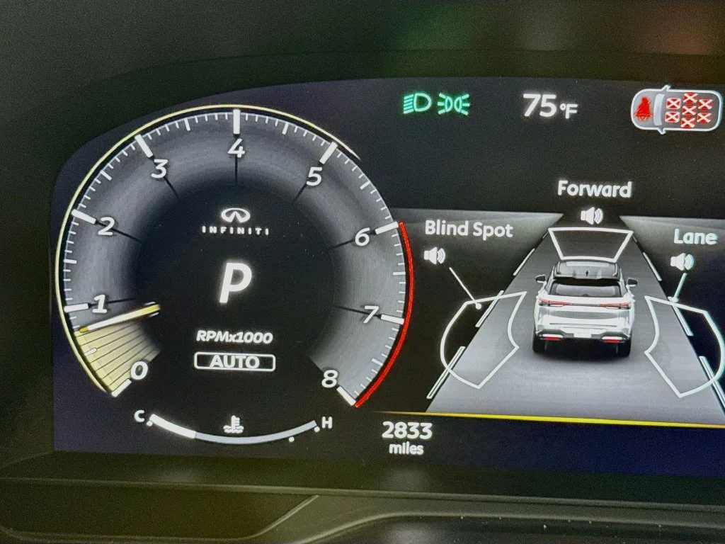 Certified Used 2027 Black INFINITI LUXE image 17
