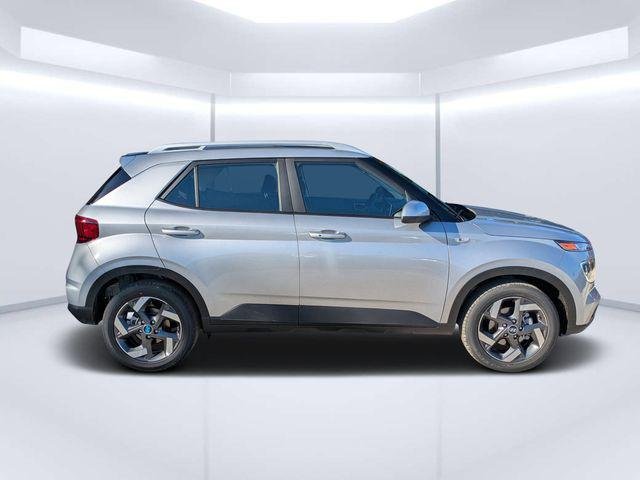 New 2026 Silver Hyundai SEL image 2