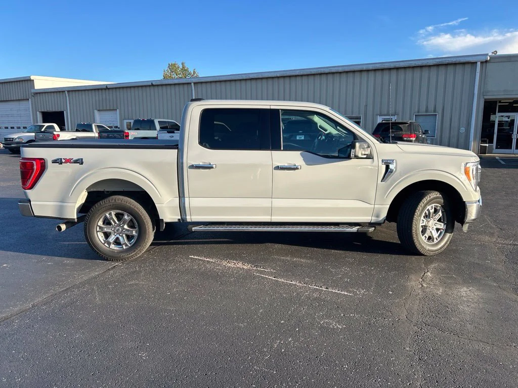 Used 2023 Avalanche Ford XLT image 9