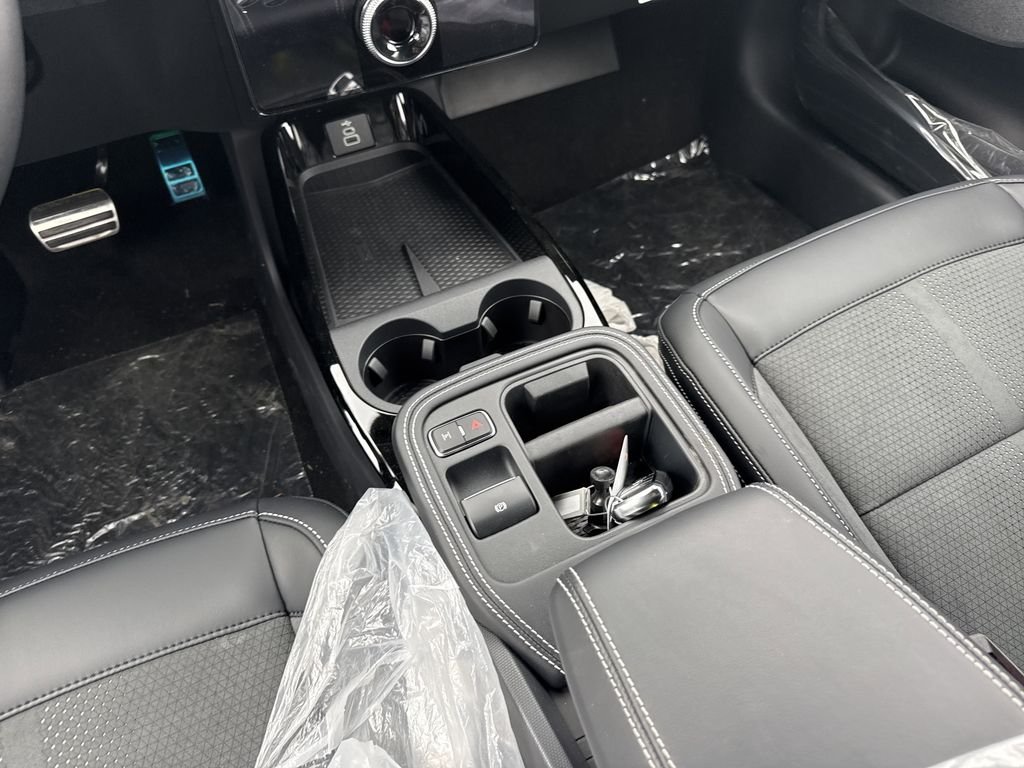 New 2025 Glacier Gray Metallic Tri-coat Ford GT image 15