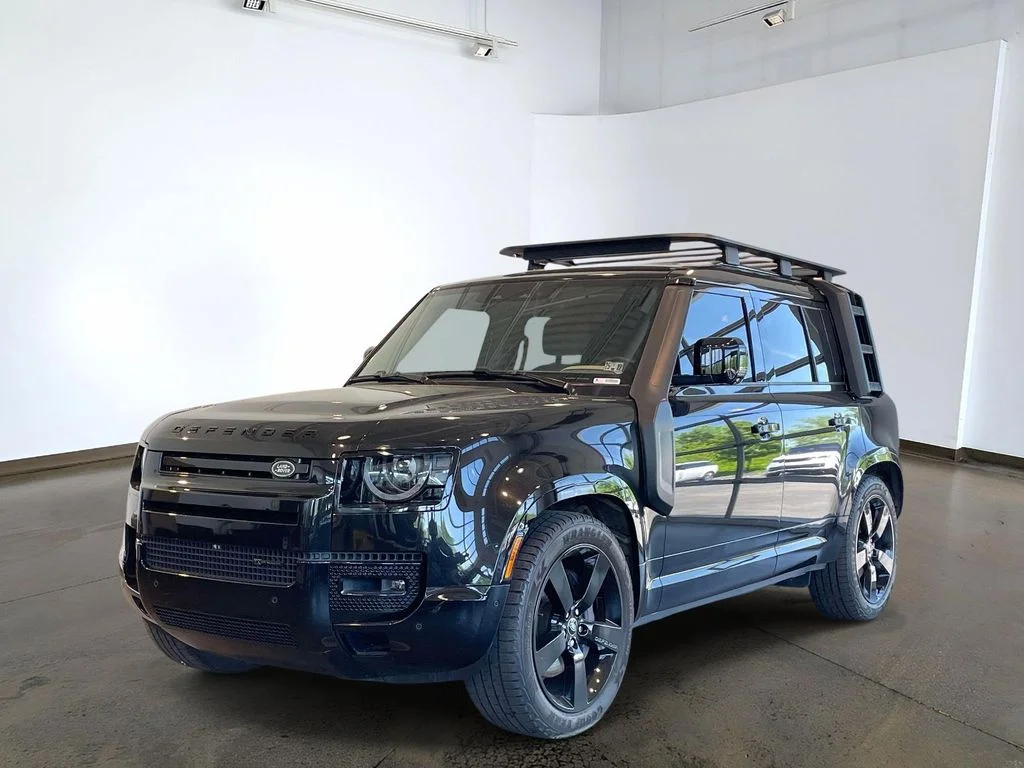 Used 2022 Santorini Black Metallic Land Rover X-Dynamic HSE image 1
