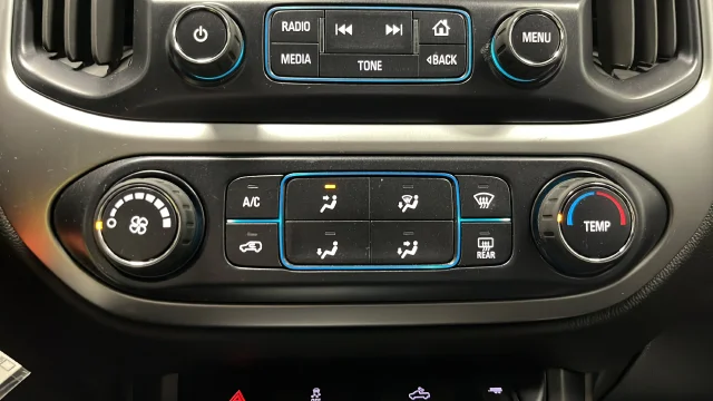 Used 2015 Cyber Gray Metallic Chevrolet LT image 17