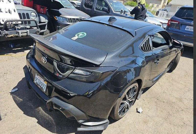 Used 2023  Toyota Base image 2