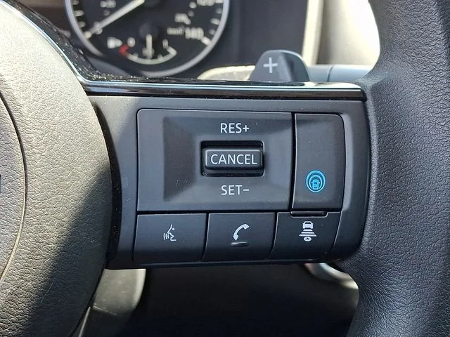 Used 2021 Silver Nissan SV image 23