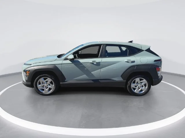 Used 2027 Green Hyundai SE image 5