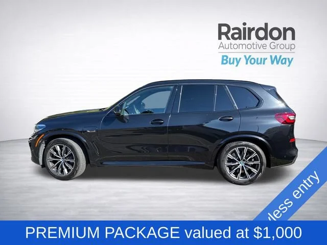 Used 2022 Black Sapphire Metallic BMW xDrive45e image 4