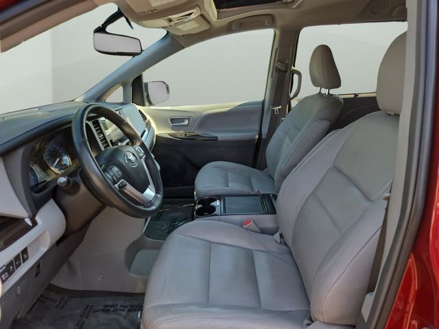 Used 2017 Red Toyota XLE image 29