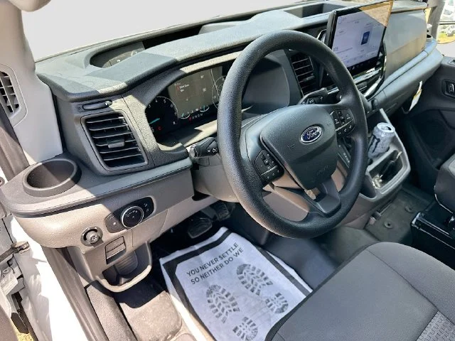 New 2025 Oxford White Ford Base image 6
