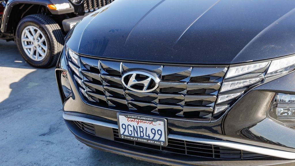 Used 2023 Phantom Black Hyundai SEL image 6