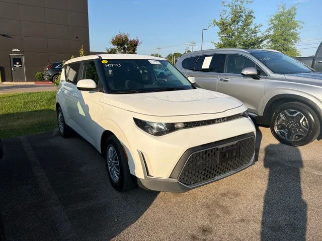 Used 2023 Snow White Pearl Kia LX image 1