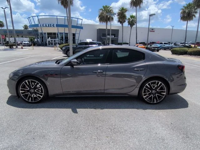 Used 2022 Gray Maserati Trofeo image 7