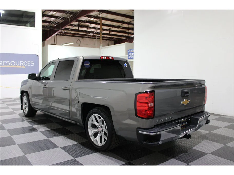 Used 2017 Pepperdust Metallic Chevrolet LT image 6