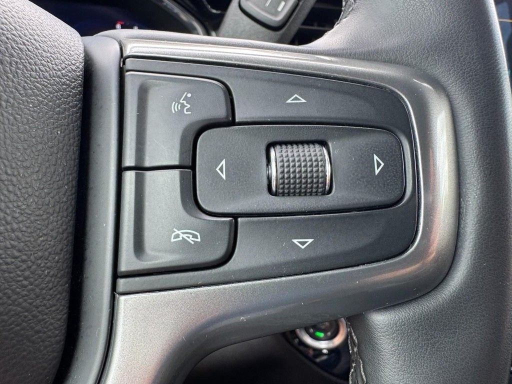Used 2025 Black Chevrolet LT image 18