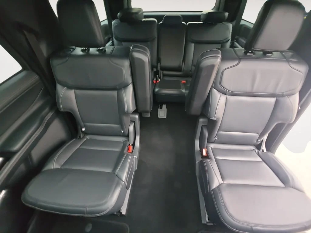 Used 2025 White Ford Platinum image 16