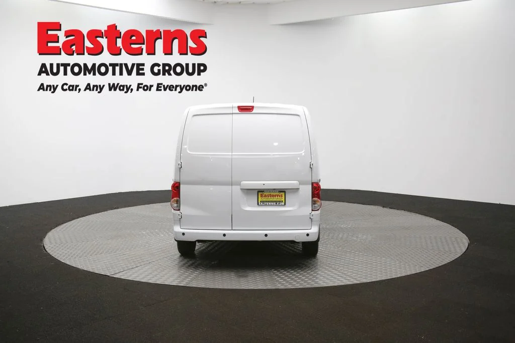 Used 2021 White Nissan SV image 36