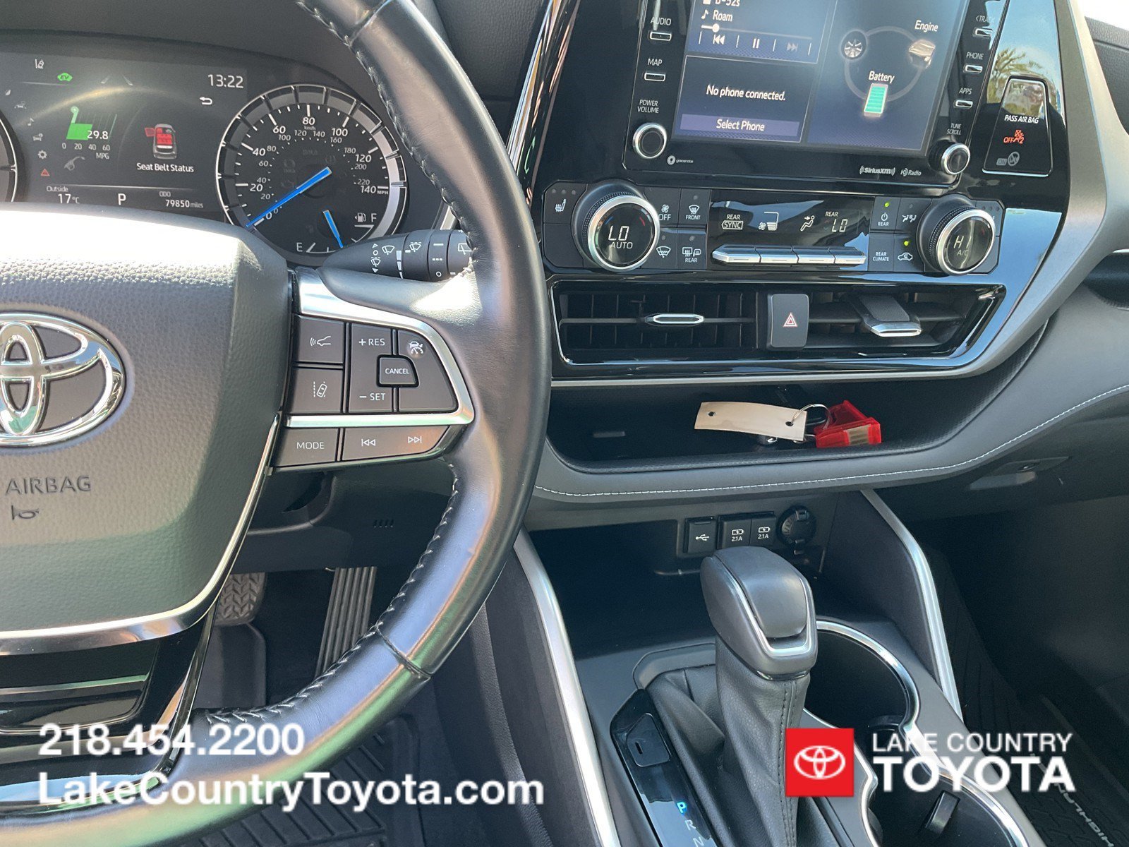 Used 2020 Blizzard Pearl Toyota XLE image 32