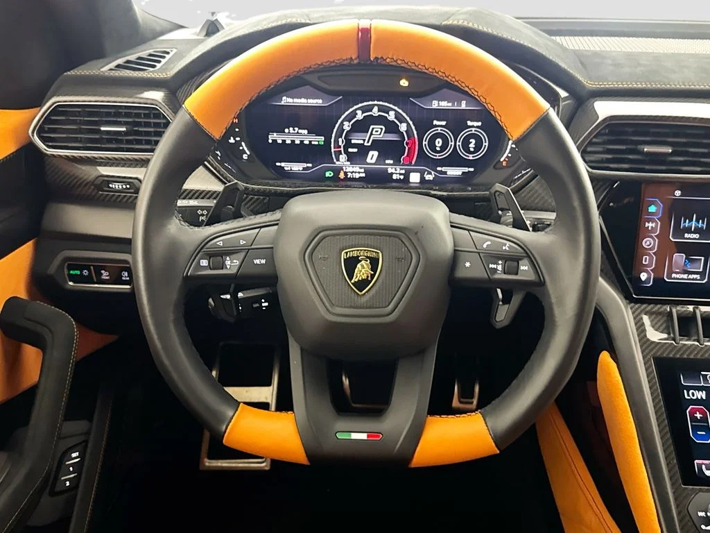 Used 2023  Lamborghini Performante image 11