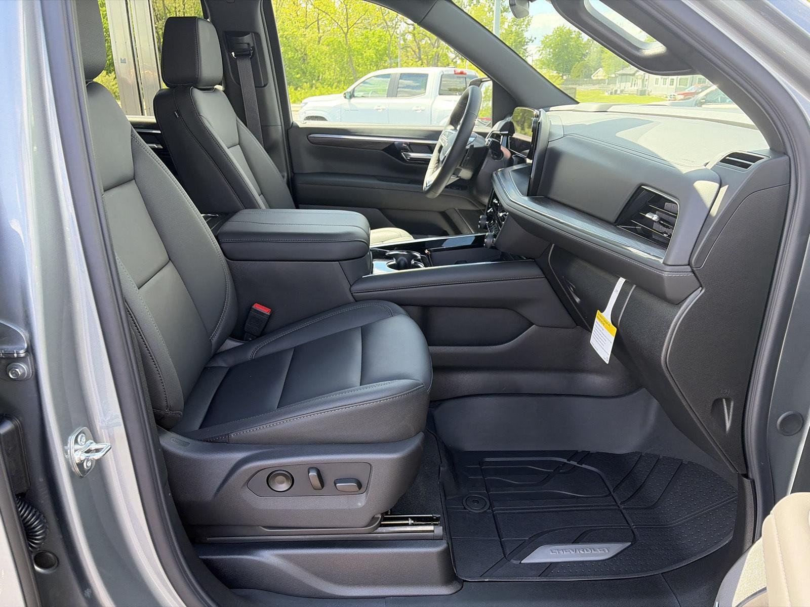 2026 Chevrolet Suburban LT - Photo 20