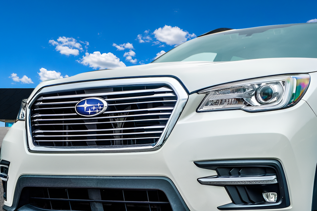 Used 2019 White Subaru Limited image 40