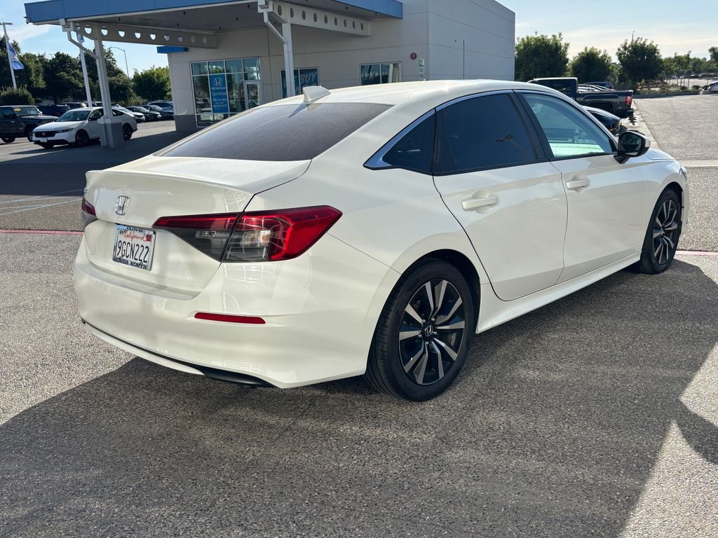 Used 2023 Platinum White Pearl Honda EX image 5