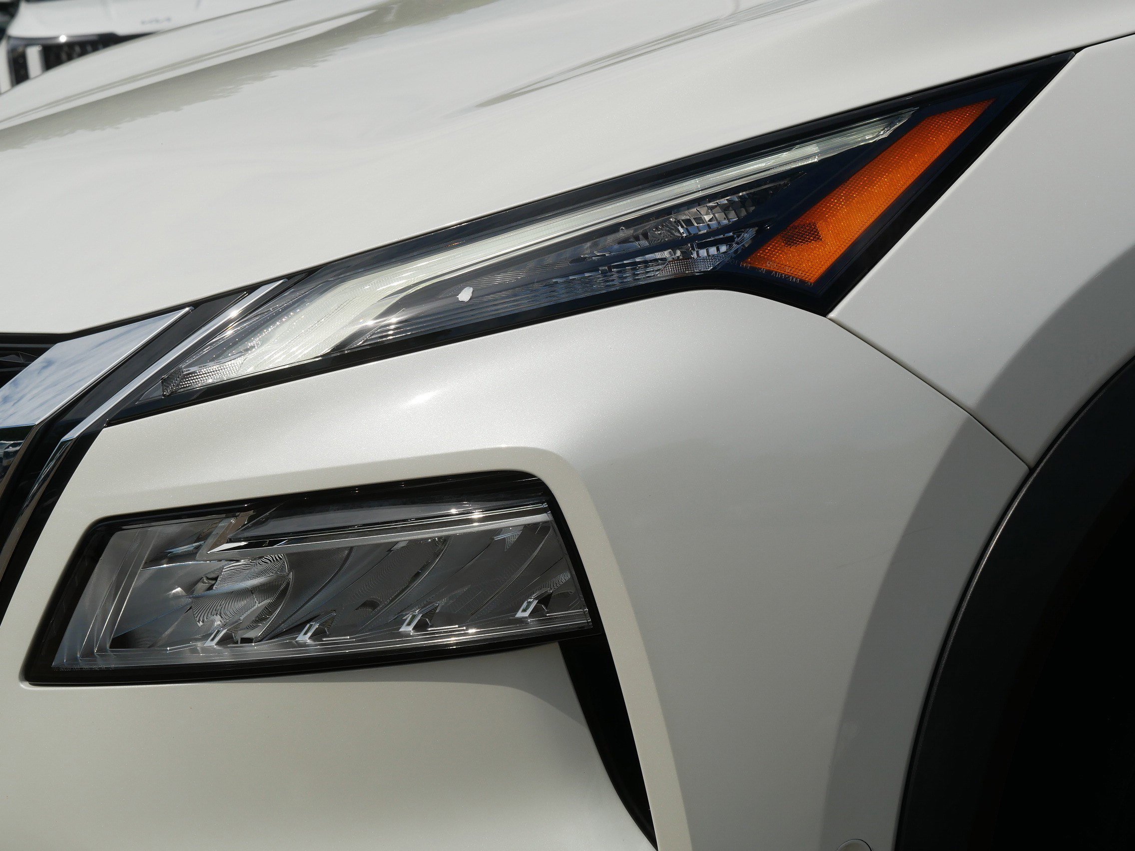 Certified Used 2023 Pearl White Tricoat Nissan SL image 16