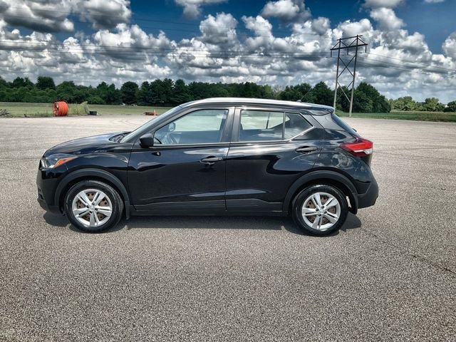 Used 2018 Super Black Nissan S image 17